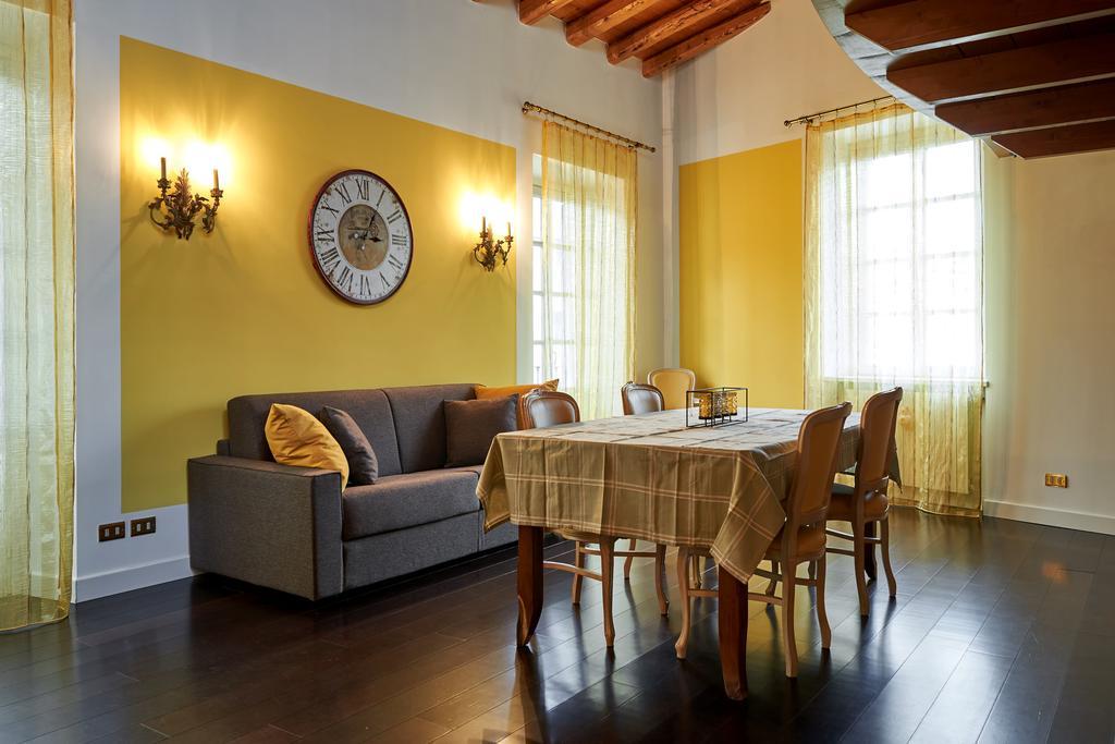 P&P Piazza Bergamo Apartment Bagian luar foto